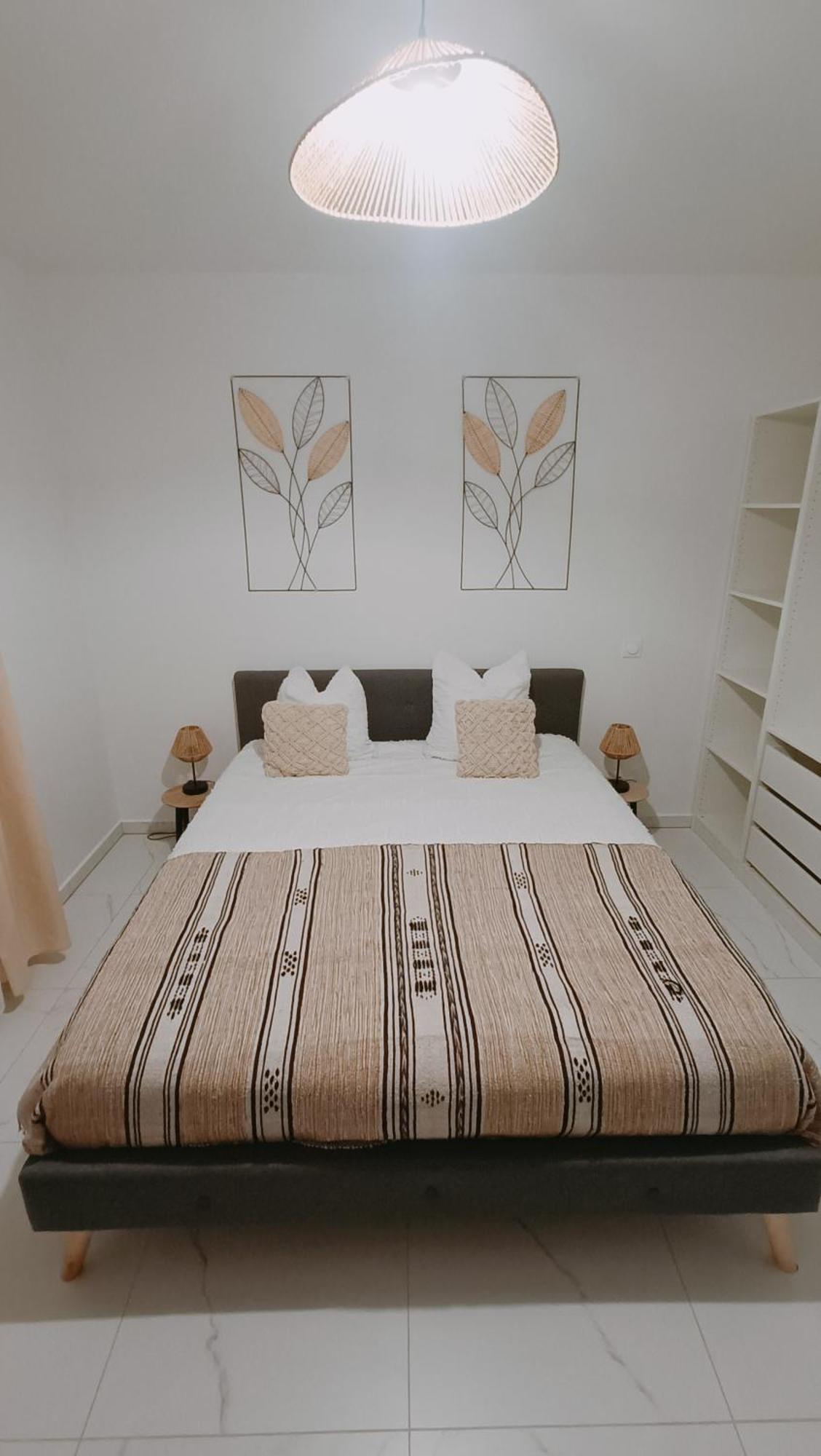 Villa Soleyana Meynes ภายนอก รูปภาพ